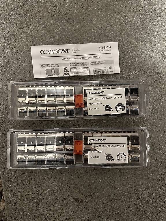 Alimentazione elettrica: Connecteur commscope cat.6A  – Usato da Renens venduto da lau_l6j6