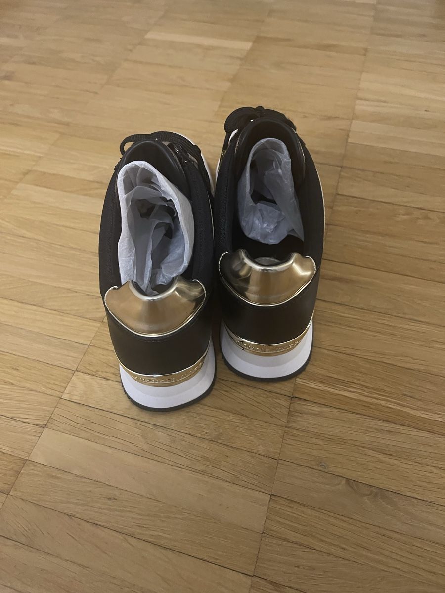Michael Kors Damenschuhe: Michael Kors Sneaker neu  – Neu und originalverpackt aus Münchenbuchsee von ana_6vx7 3