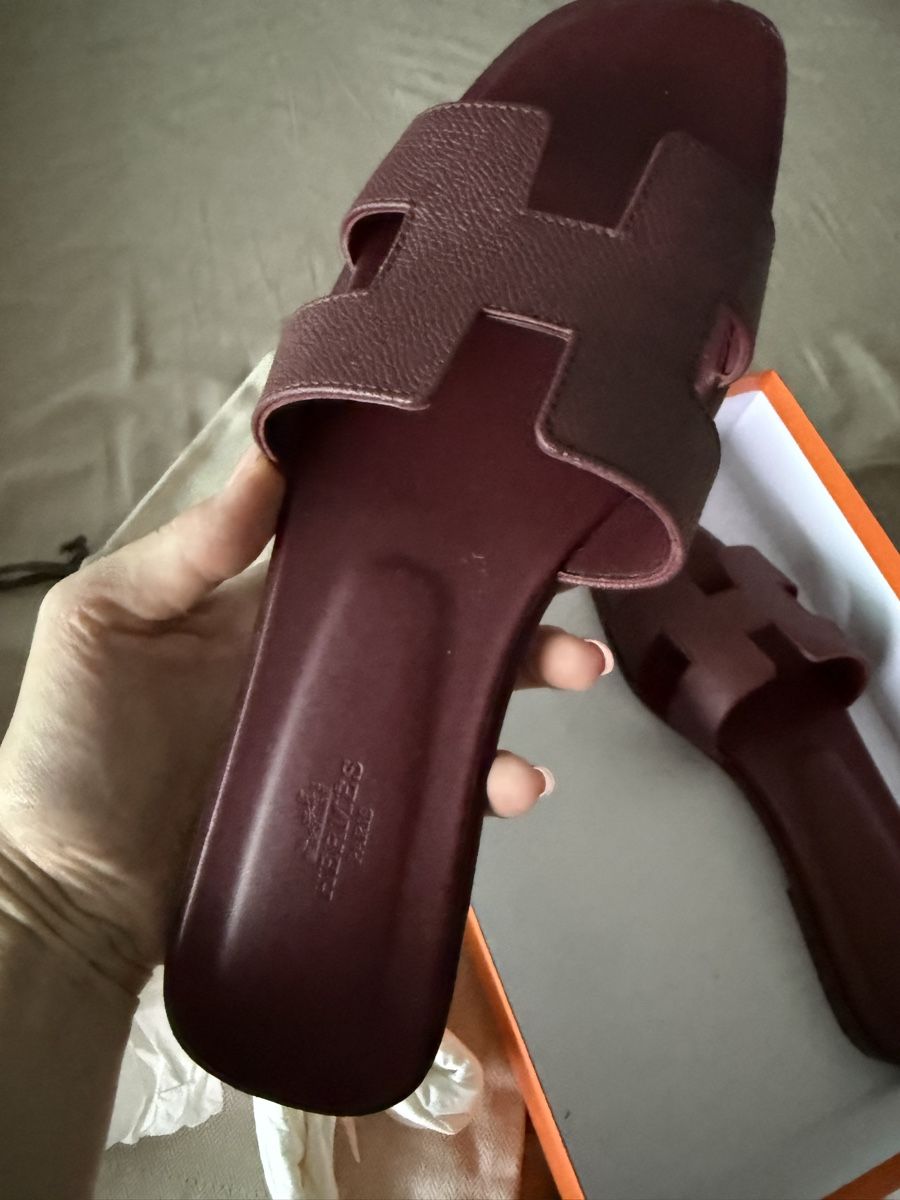 Hermès Chaussures femmes: Hermès Oran rouge H num 40 – Neuf (Voir description) à Montagnola par sar_g6nd 2