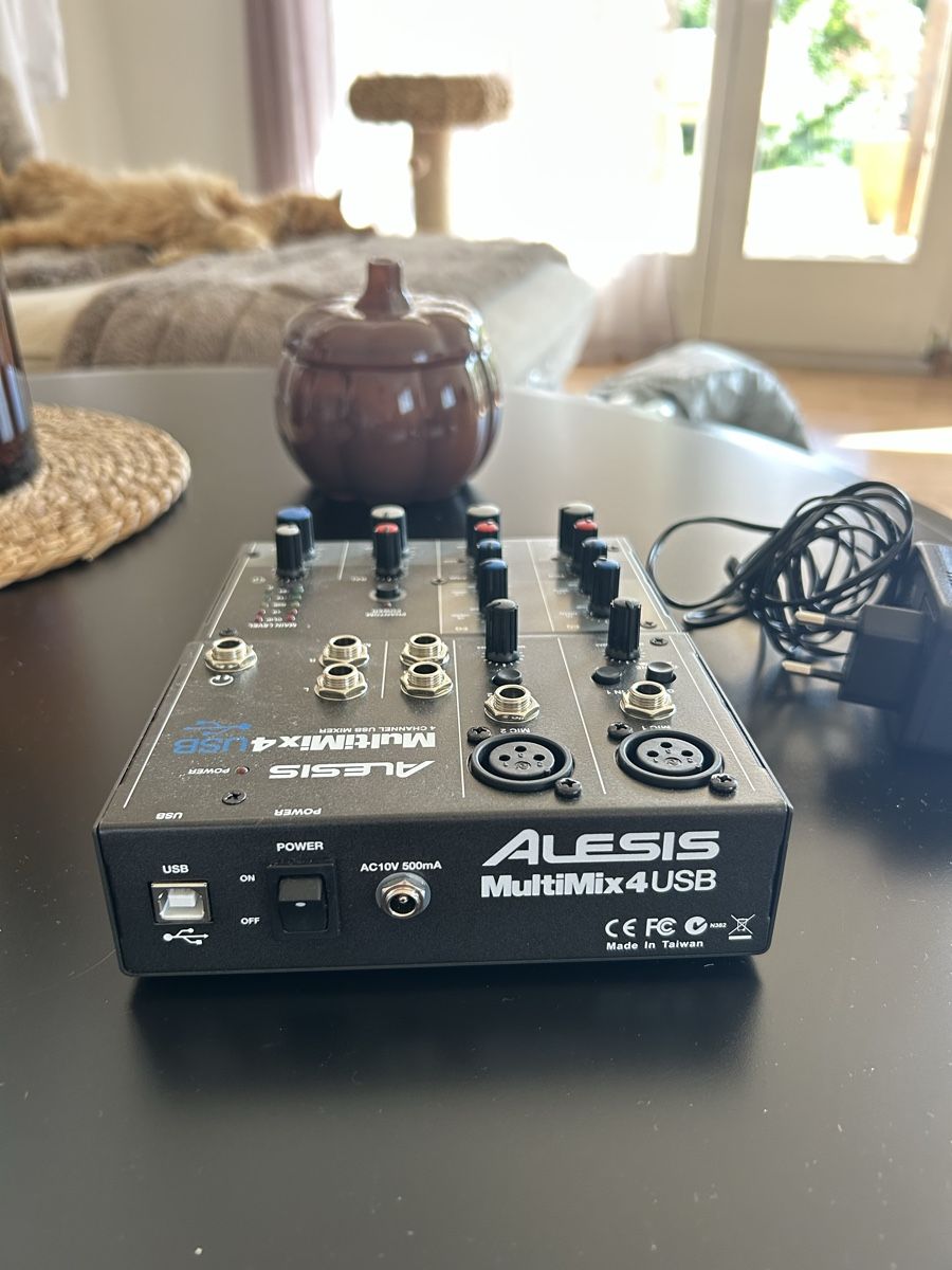 Sistema di controllo: ALESIS MULTIMIX 4 USB FX MIXER/INTERFACE – Usato da Effretikon venduto da sv3nja.r 4