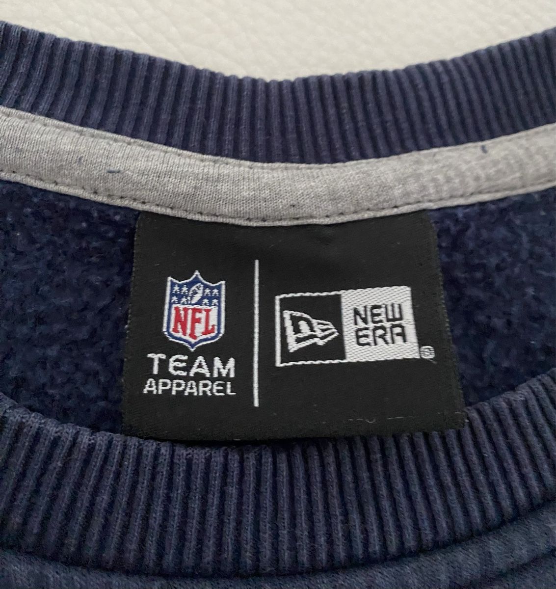 Pullover & Sweatshirts: Team Apparel Pullover – Gebraucht aus Opfikon von Luis144 1