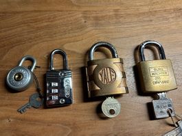Konvolut mit 4 Vorhängeschlössern
