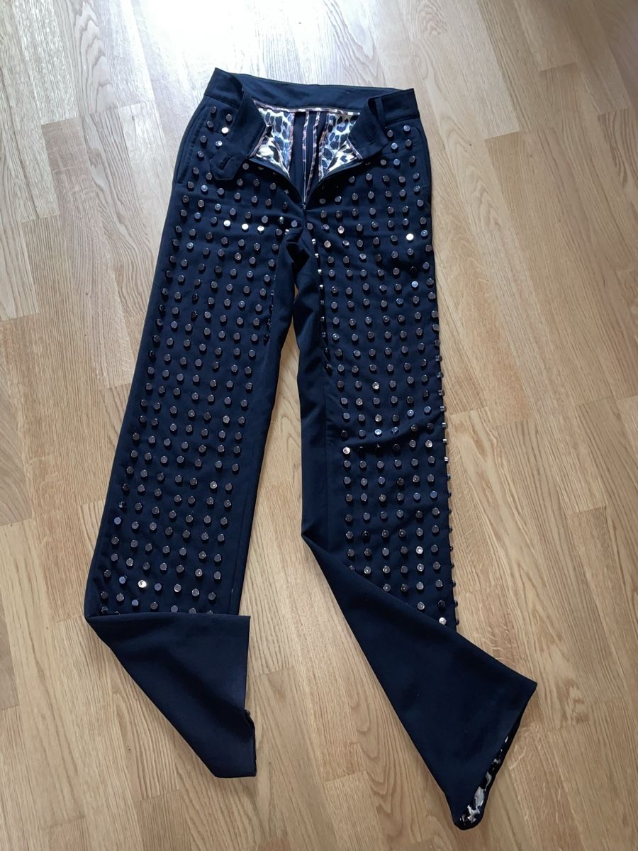 Pantaloni: ALLES RAUS Hose mit Nieten, Size 34/36 – Usato da Kloten venduto da simones.thriftshop