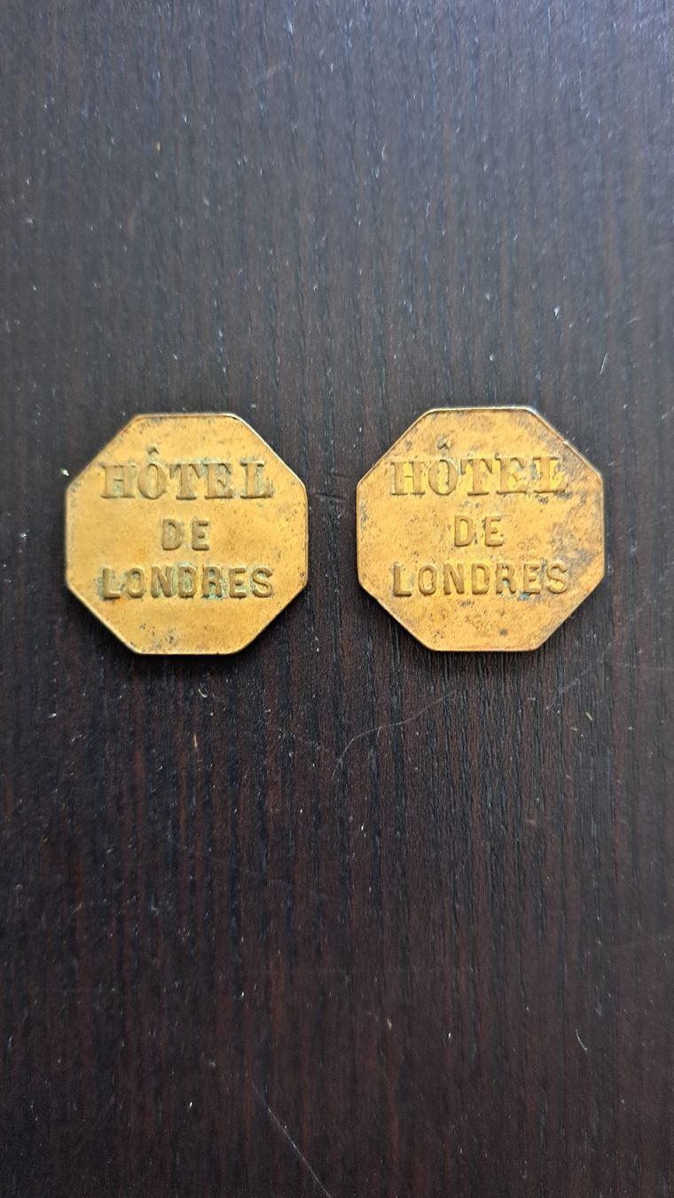 Alle Münzen: 2 antike Token Hotel de Londres selten – Gebraucht aus Riehen von Appia48 3