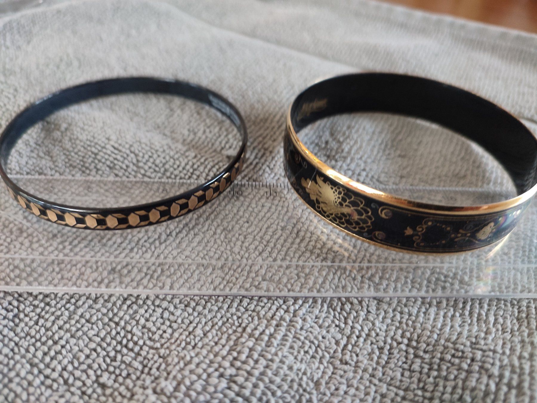 Bracciali & Braccialetti: 2 elegante Emailarmreife – Usato da Winterthur venduto da Priscatg
