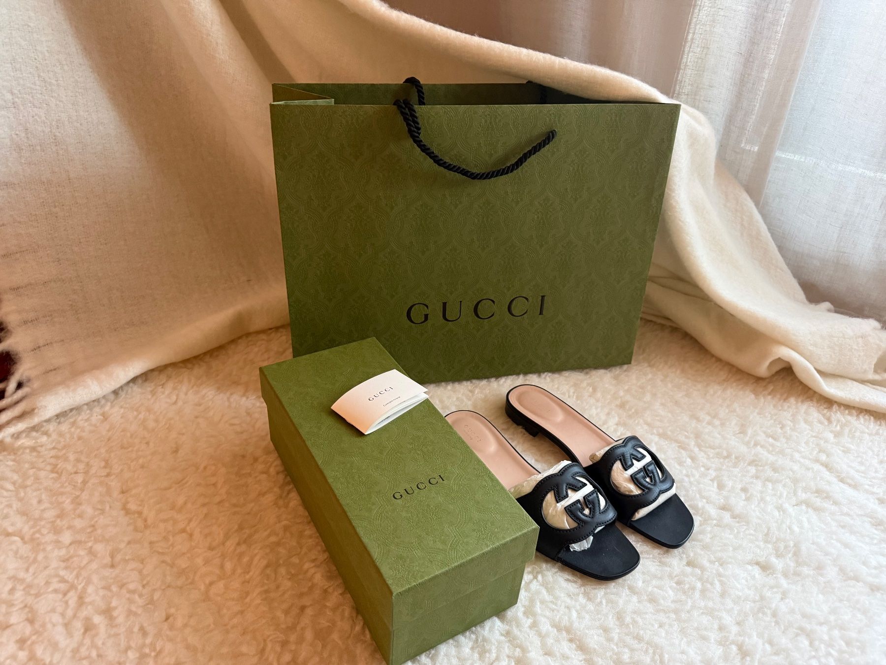 Gucci Scarpe da donna: Gucci Sandale Grösse 41 – Nuovo (secondo la descrizione) da Zürich venduto da hen_jf9p