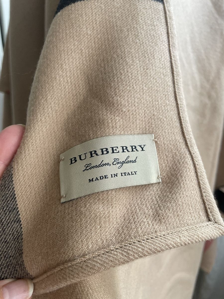 Burberry Autres vêtements & accessoires: Wunderschönes Cape von Burberry – Neuf (Voir description) à Zürich par Caracol1998 8