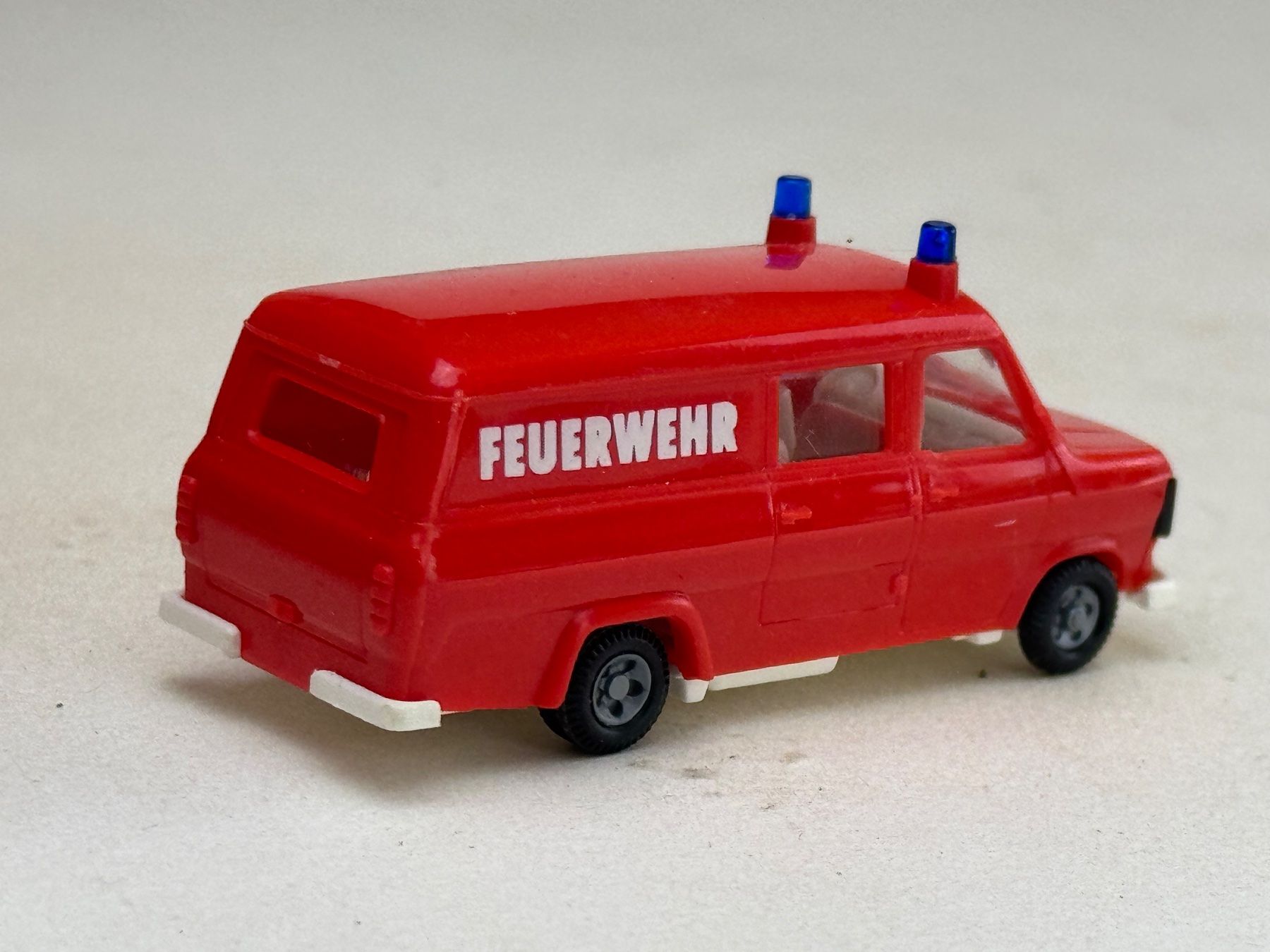 Praliné Modellautos: VE1- Praline Ford Transit Feuerwehr – Gebraucht aus Elm von Wikmtz 1