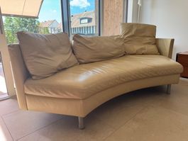Sofa (zweiteilig) aus Leder beige geschwungen guter Zustand
