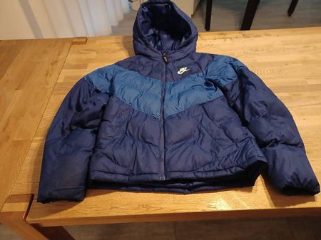 Nike Jacke Grösse 158-170cm