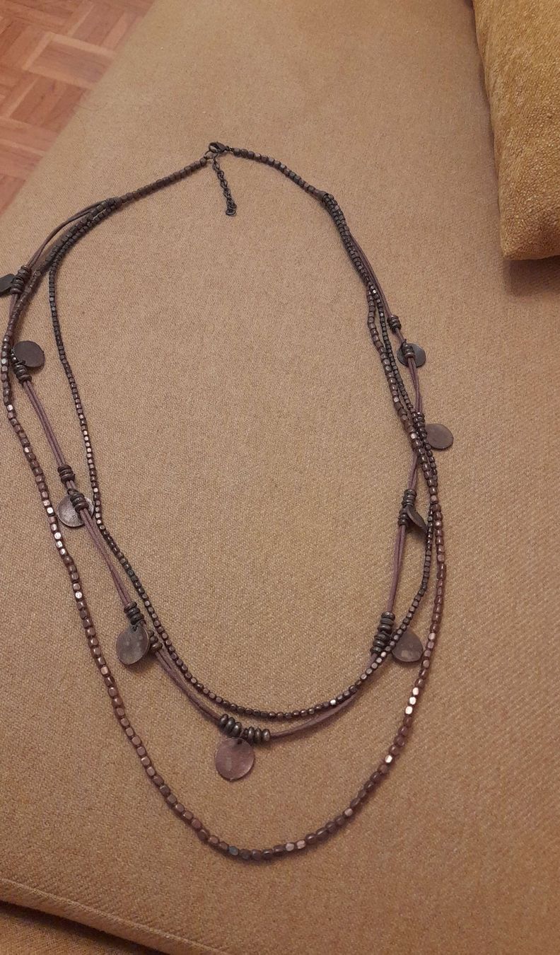 Catenine: Collana multistrato boho chic con ciondoli – Usato da Lugano venduto da ann_5w7n