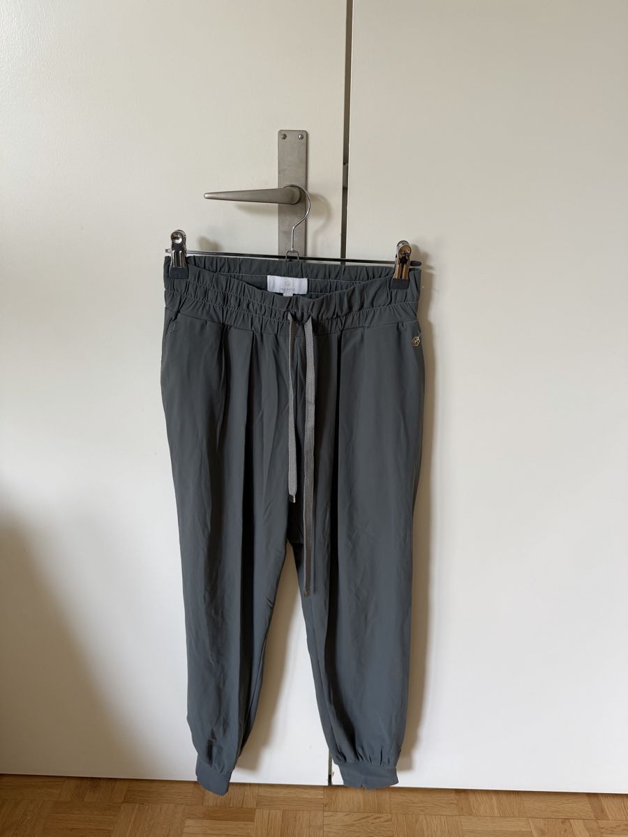 Ina Kess Pantaloni: Ina Kess Léger Track Pants – Usato da Riehen venduto da FHBS