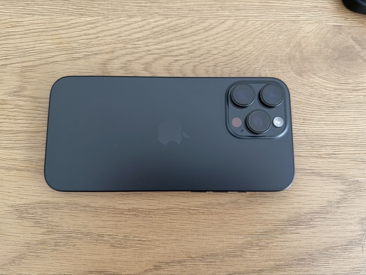Apple Handys / Smartphones: iPhone 16 Pro Max  – Gebraucht aus Frenkendorf von Joleen24 1