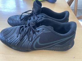 Hallenschuhe 41