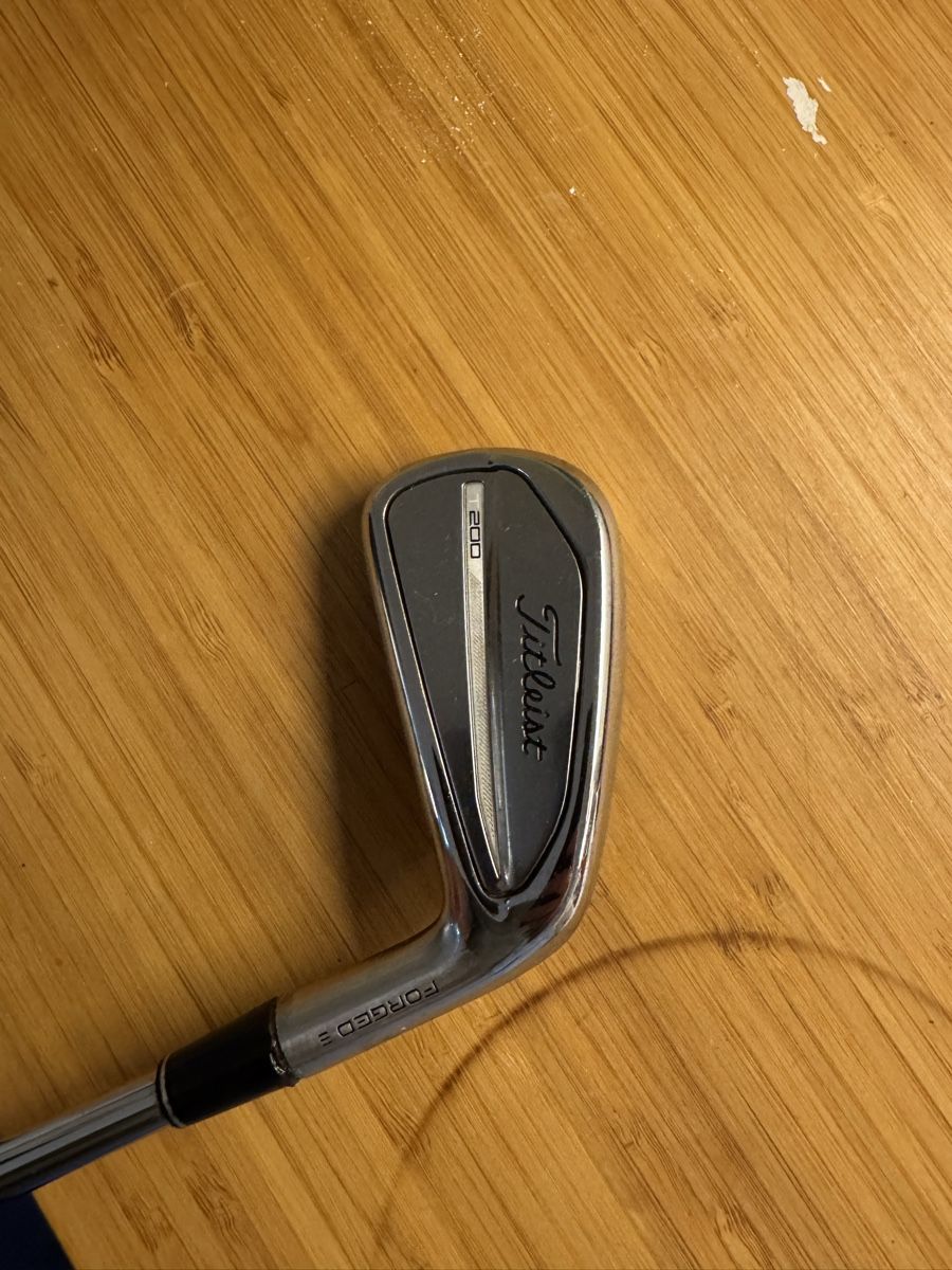 Titleist Schläger & Sets: Titleist T200 Eisen 3 Accra Schaft – Gebraucht aus Zürich von BFM654 1