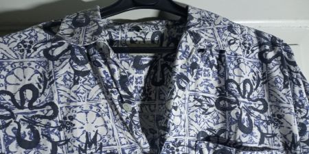 Kurzarm Herren Hemd mit blauem Muster Grösse M