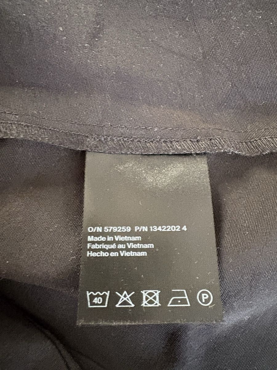Cos Top: Edles COS Top schwarz Grösse 34; NEU – Nuovo (secondo la descrizione) da Luzern venduto da esnimo66 5
