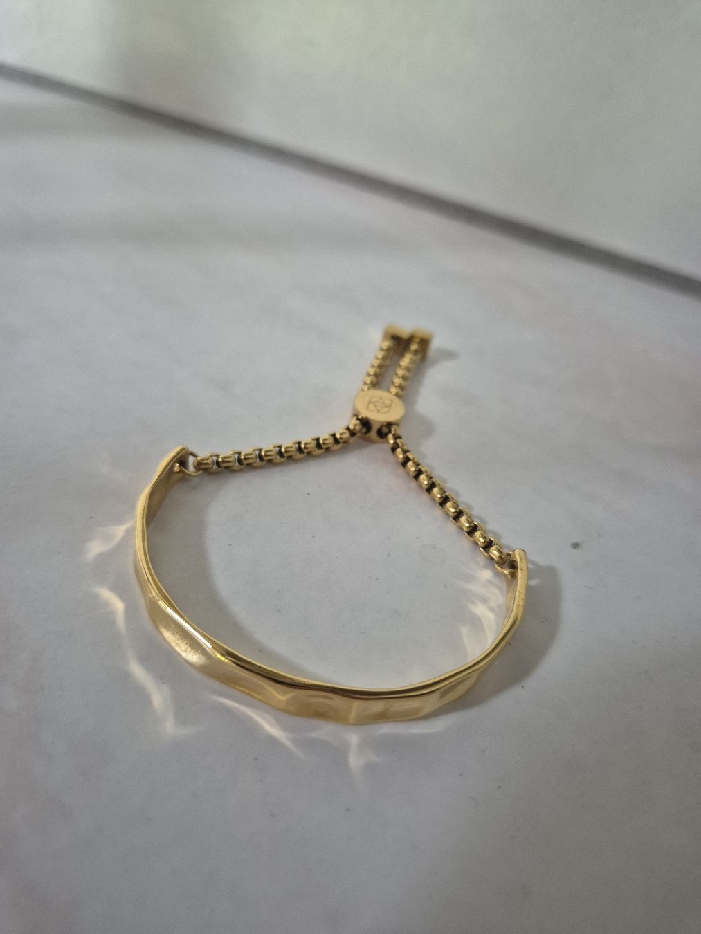 Bracelets: Abbott Lyon hammered abjustable bangle bracelet – Neuf (Voir description) à Kilchberg ZH par emi_6vtg 2