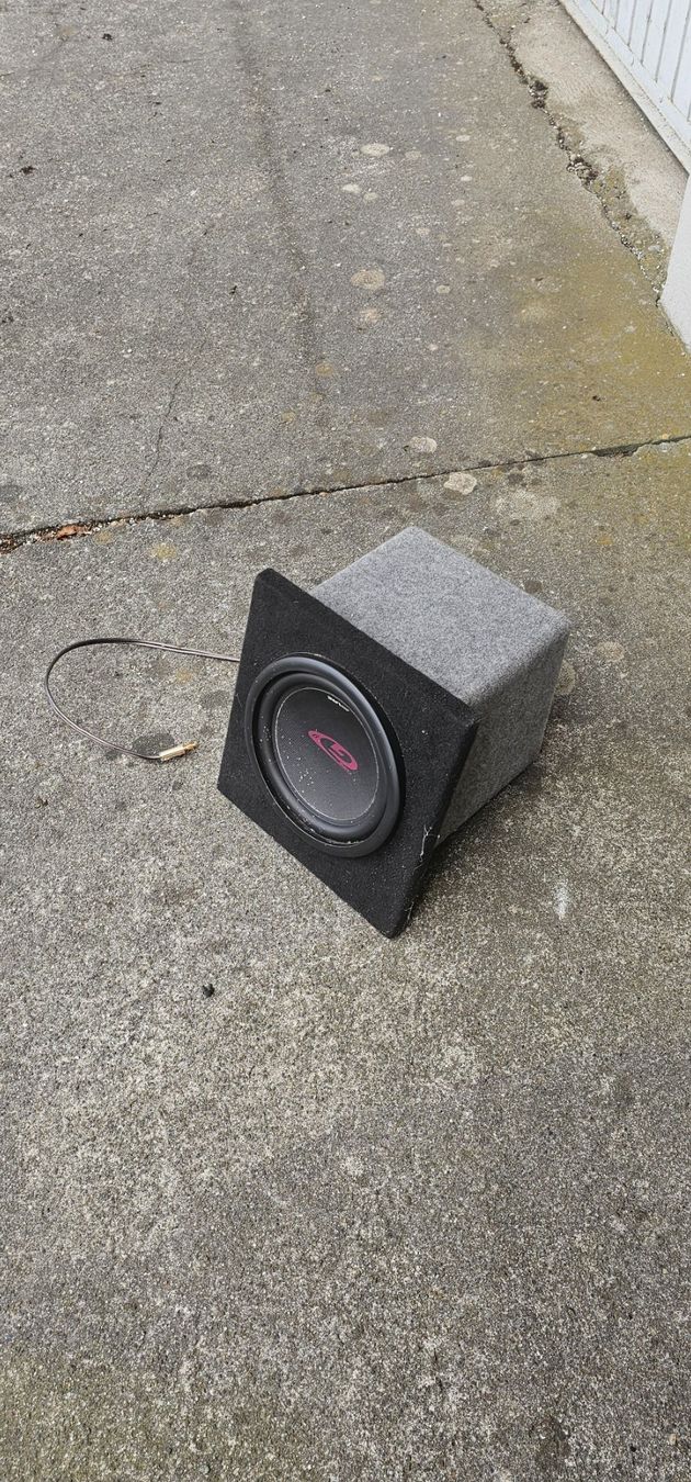 Alpine Lautsprecher: Alpine Subwoofer 12" kaum gebraucht – Gebraucht aus Wangen b. Olten von mcf_9jhc 2