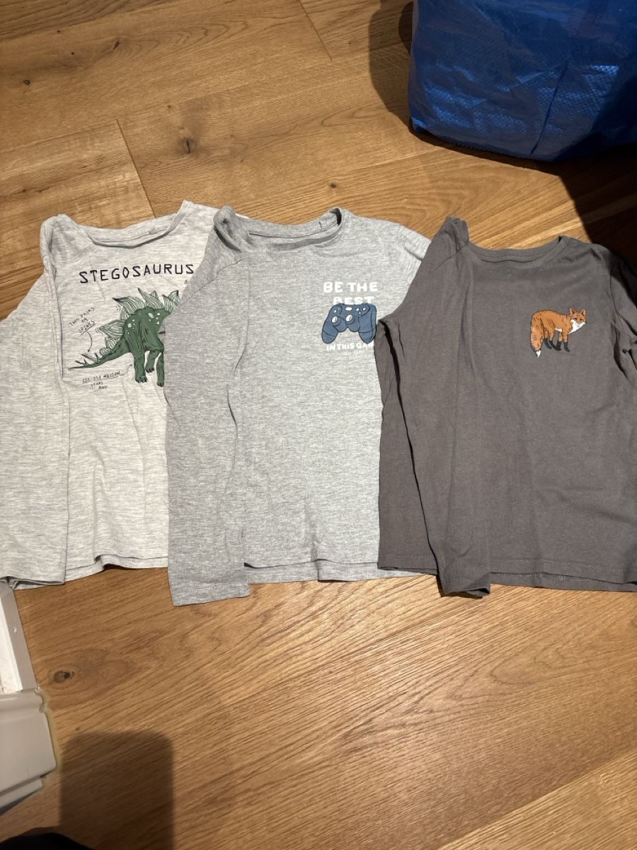 Camicie, T-shirt & Polo: Jungen Oberteile 122 – Usato da Birrhard venduto da kristiii