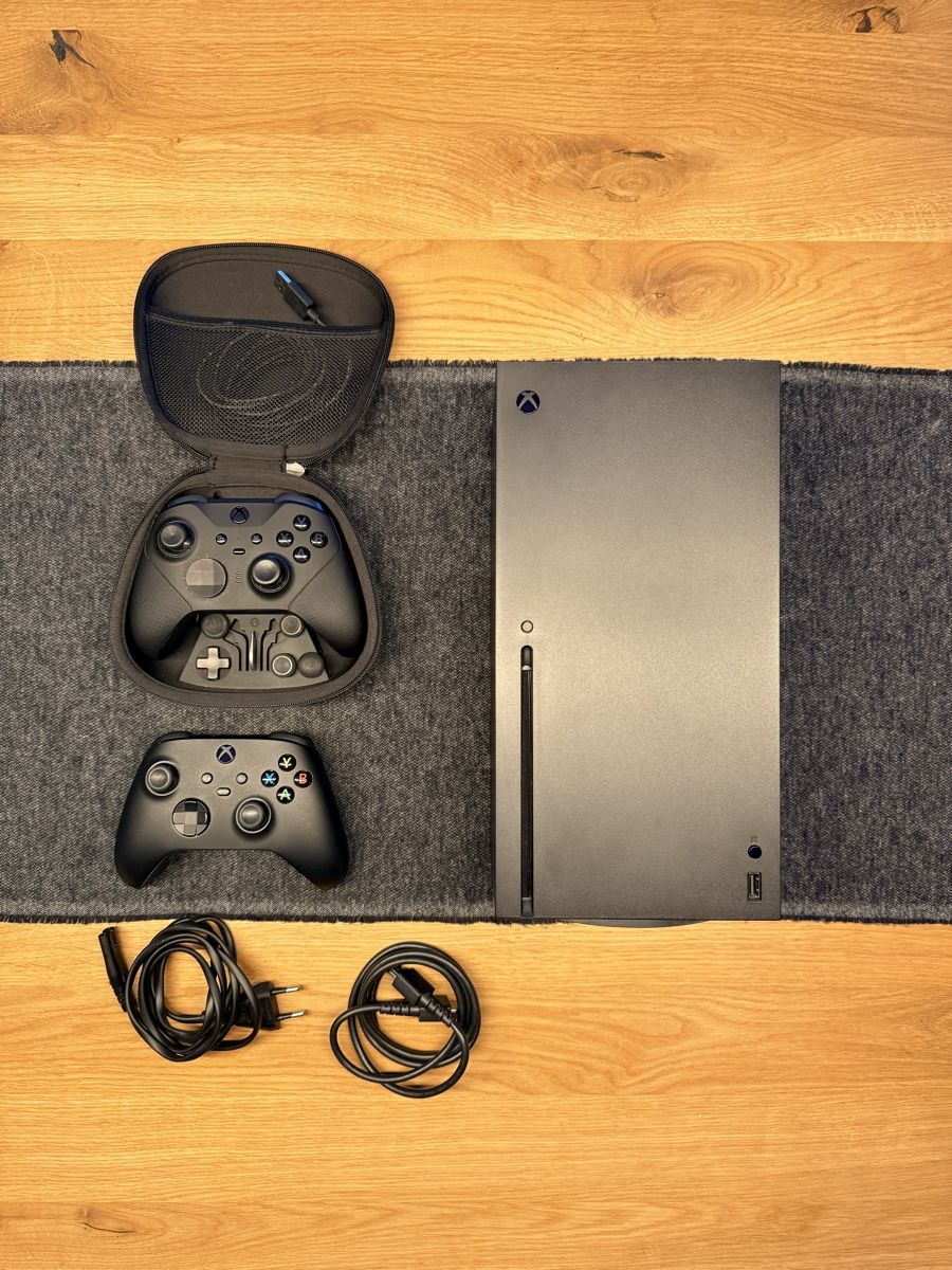 Microsoft Konsolen: Xbox Series X 1TB + Elite Wireless Controller + Controller – Gebraucht aus Neuhausen am Rheinfall von K.Sonderer