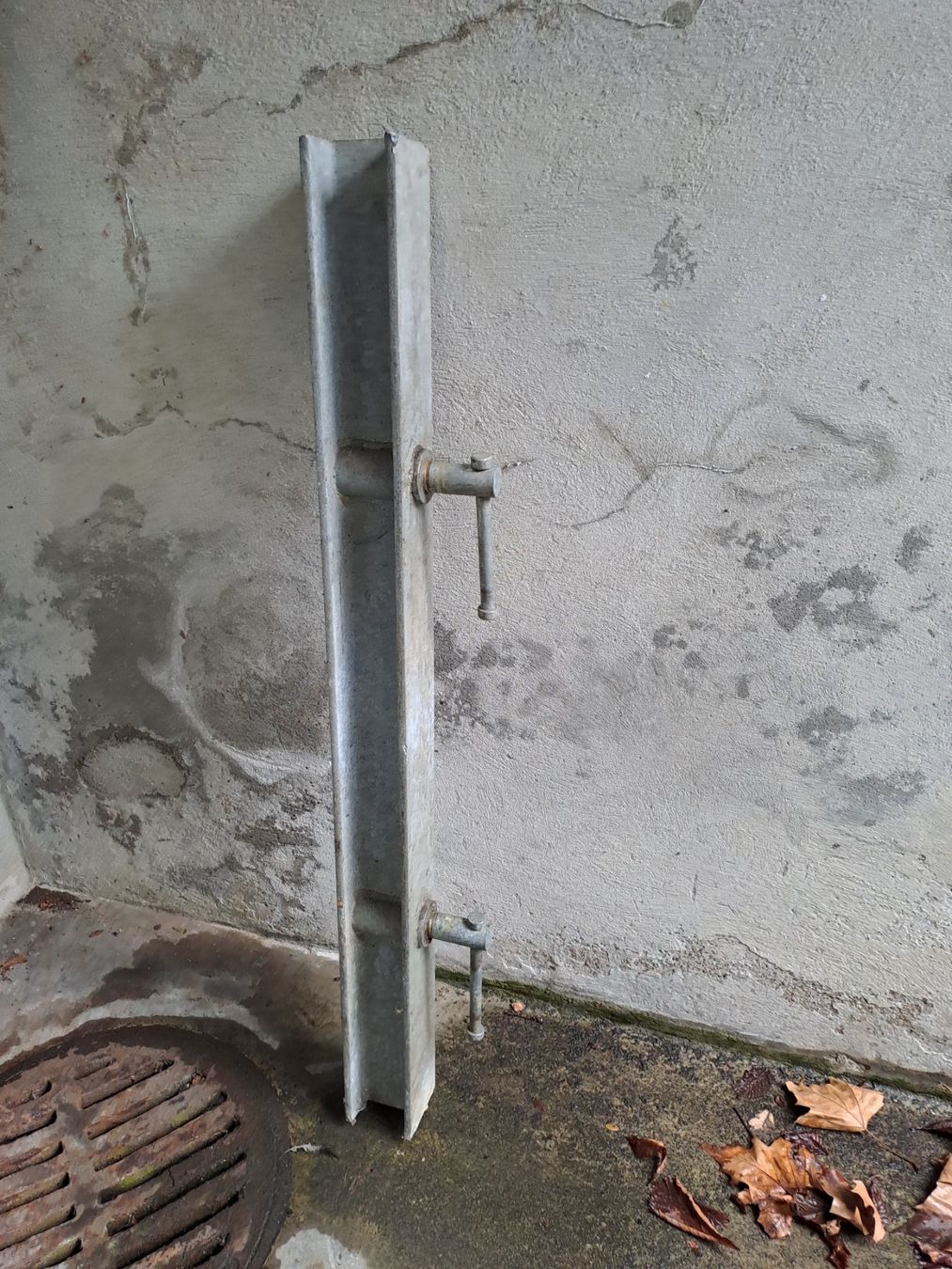 Porte: Absperrbalken für Bunkertüren – Usato da St.Gallen venduto da Infanteriewerk 1
