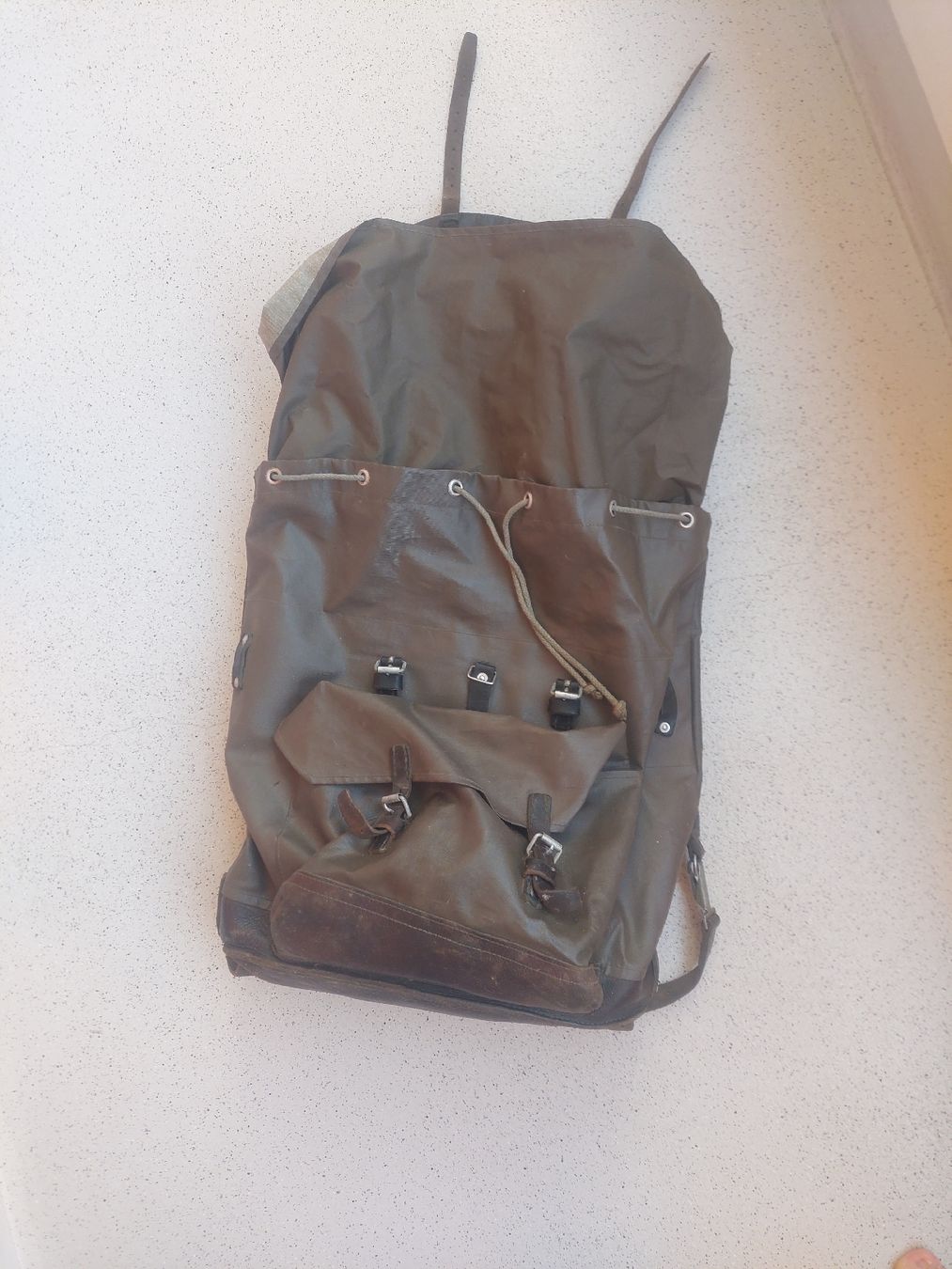 Zaini: Militär - Rucksack – Usato da Zürich venduto da makimakimak 1