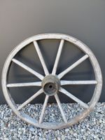 Wagenrad aus Holz mit Metall ca. 52-53cm im Durchmesser