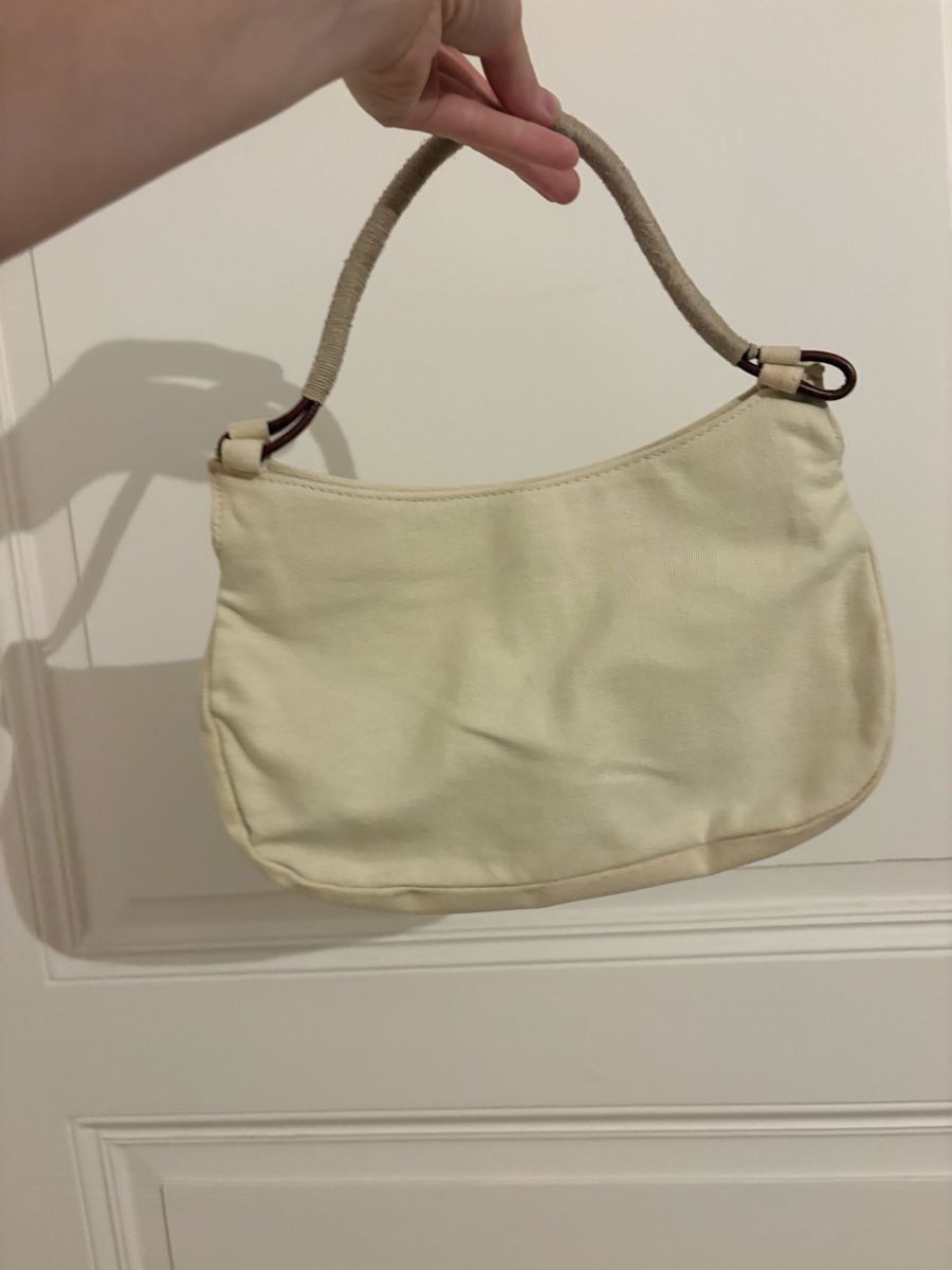 Taschen für Damen: Tasche cremefarben mit Blumenmuster  – Gebraucht aus Rüschlikon von rin_b6sg 1