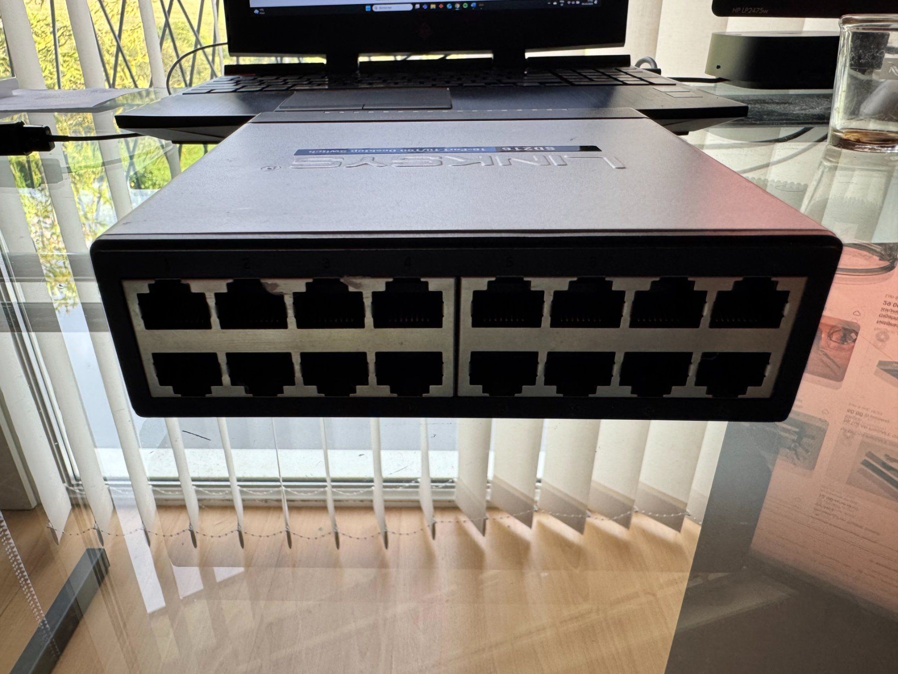 Linksys Hubs & Switches: Linksys SD216 16-Port 10/100 Desktop Switch – Gebraucht aus Engollon von Winters91 3