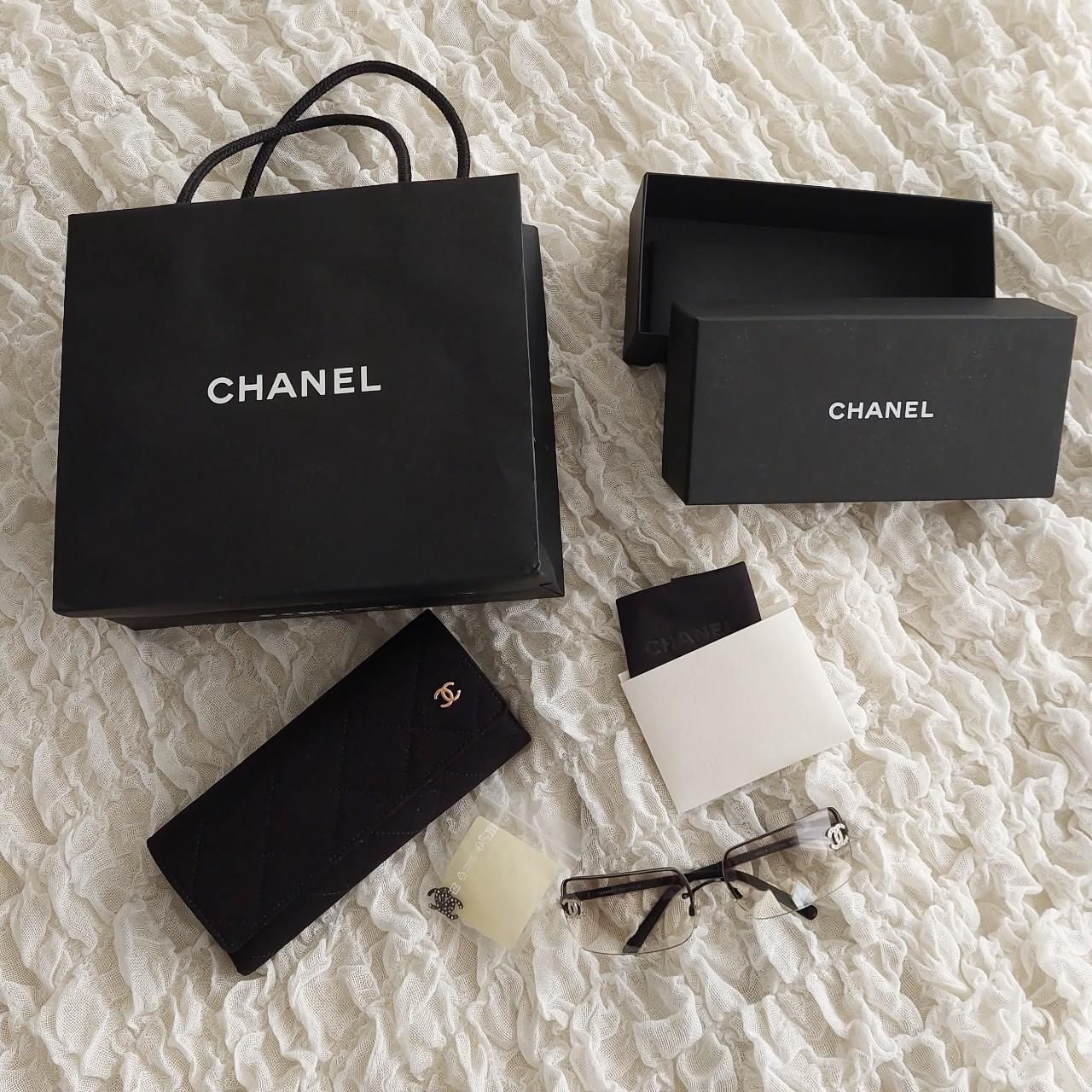 Chanel Occhiali & Lenti: 2000s Chanel sunglasses – Usato da Lausanne venduto da l0ok0co0l
