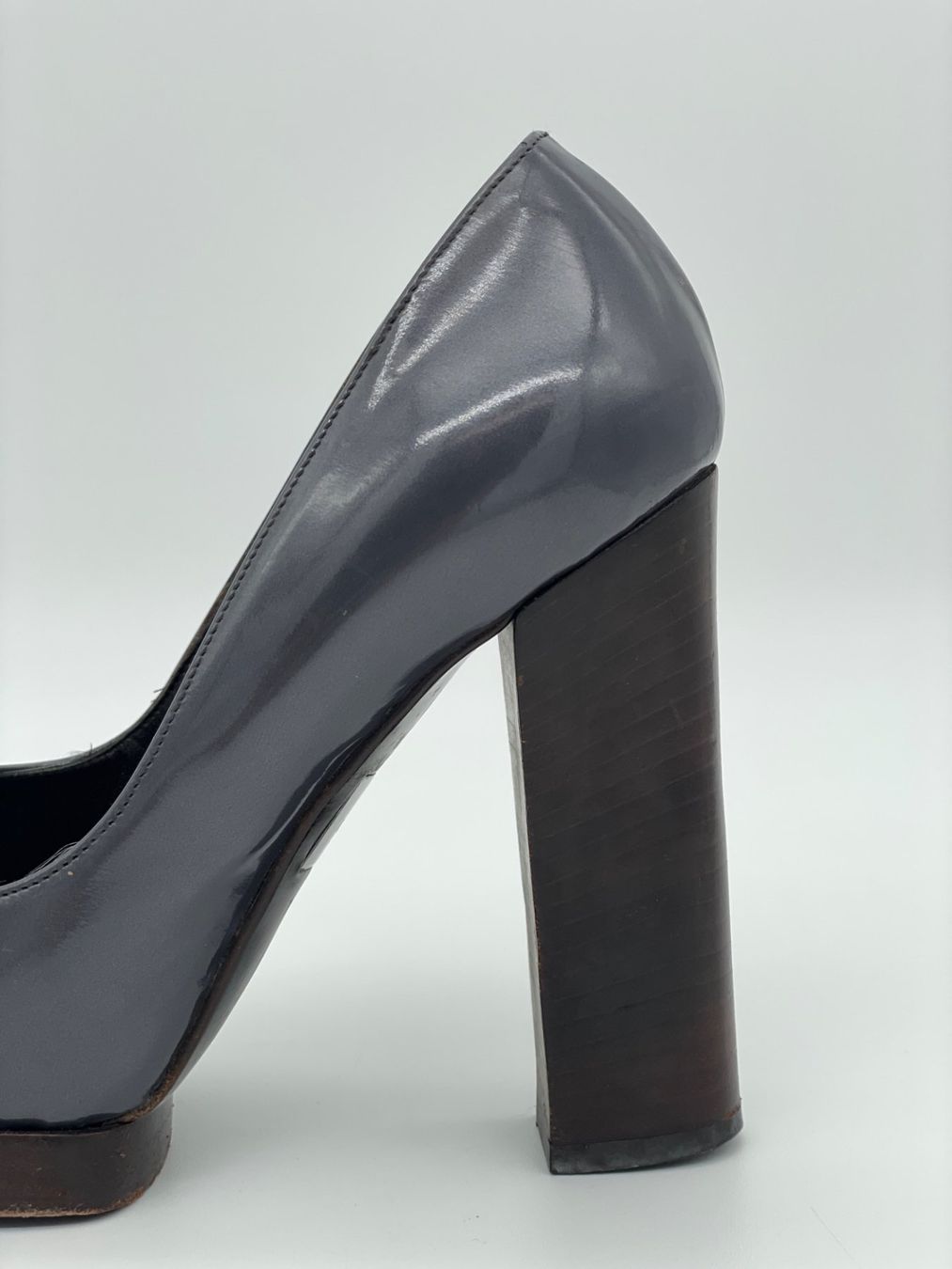Gucci Scarpe da donna: Gucci Round Toe Plateau Pump EU 36 Grau – Usato da Zürich venduto da shoe_shop 4