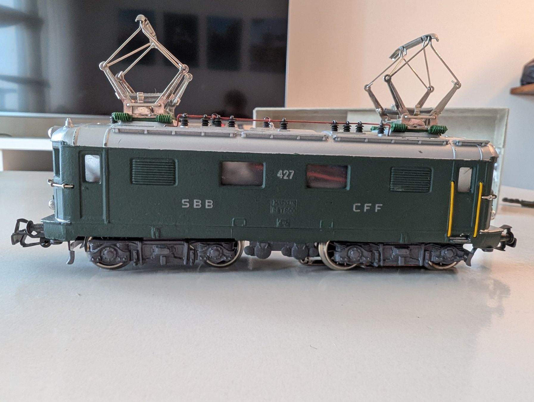 Märklin Modellini di ferrovie: 3014 Märklin - Re 4/4 SBB 427 – Usato da Ebikon venduto da Nico151 5