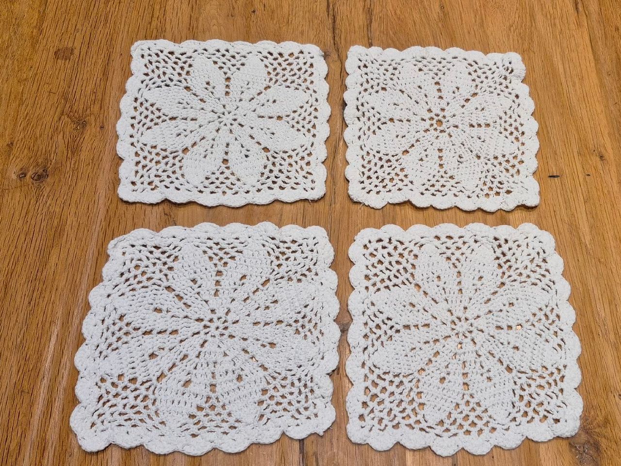 Sottobicchieri: 4er SET Häkeldeckchen, weiss, 15 x 15 cm – Usato da Nottwil venduto da echtMOMO 1