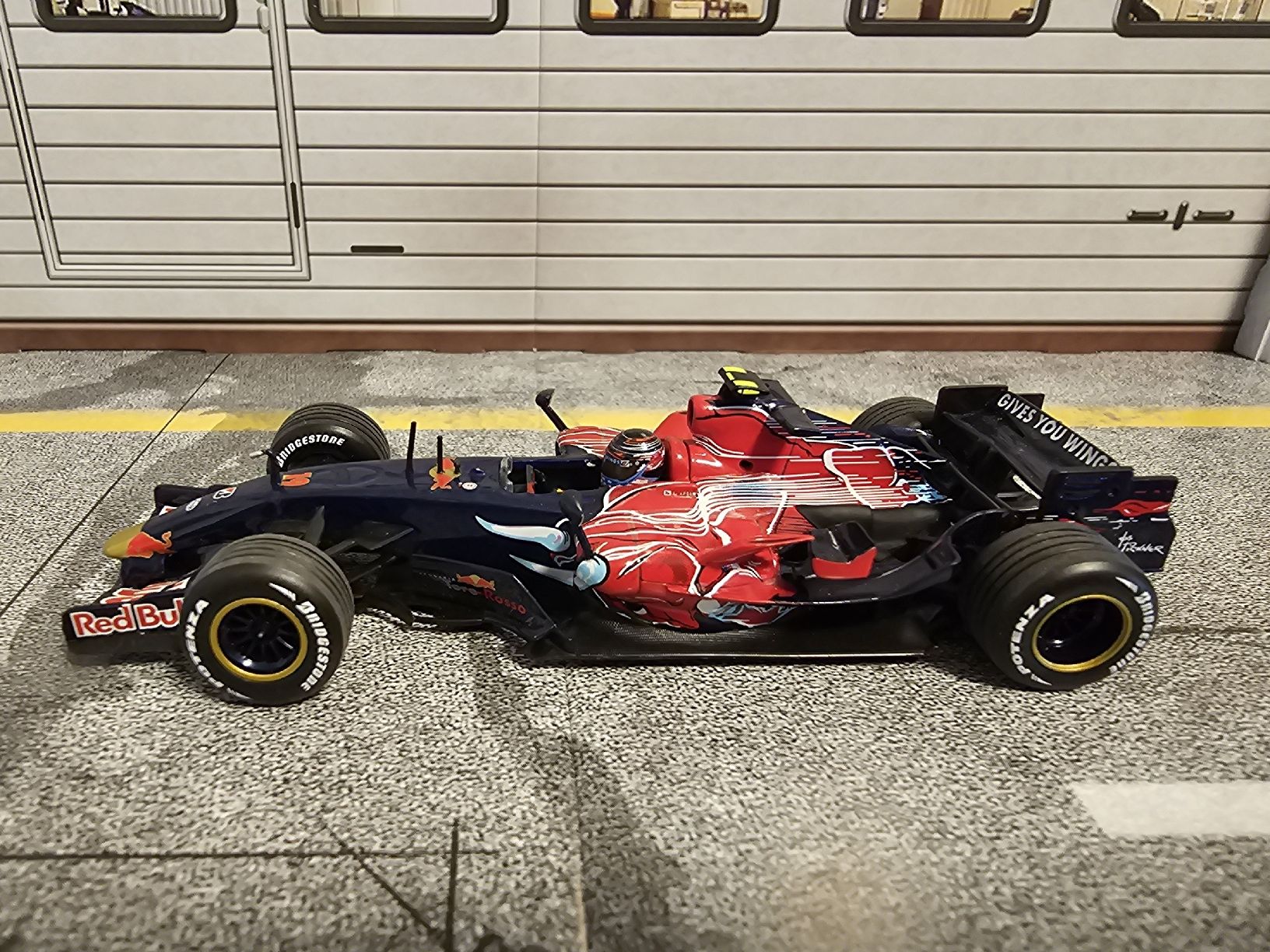 Minichamps Modellini d'auto: Toro Rosso STR2  Formel 1 2007 Scott Speed 1:43 – Usato da Wetzikon ZH venduto da ICEONE_