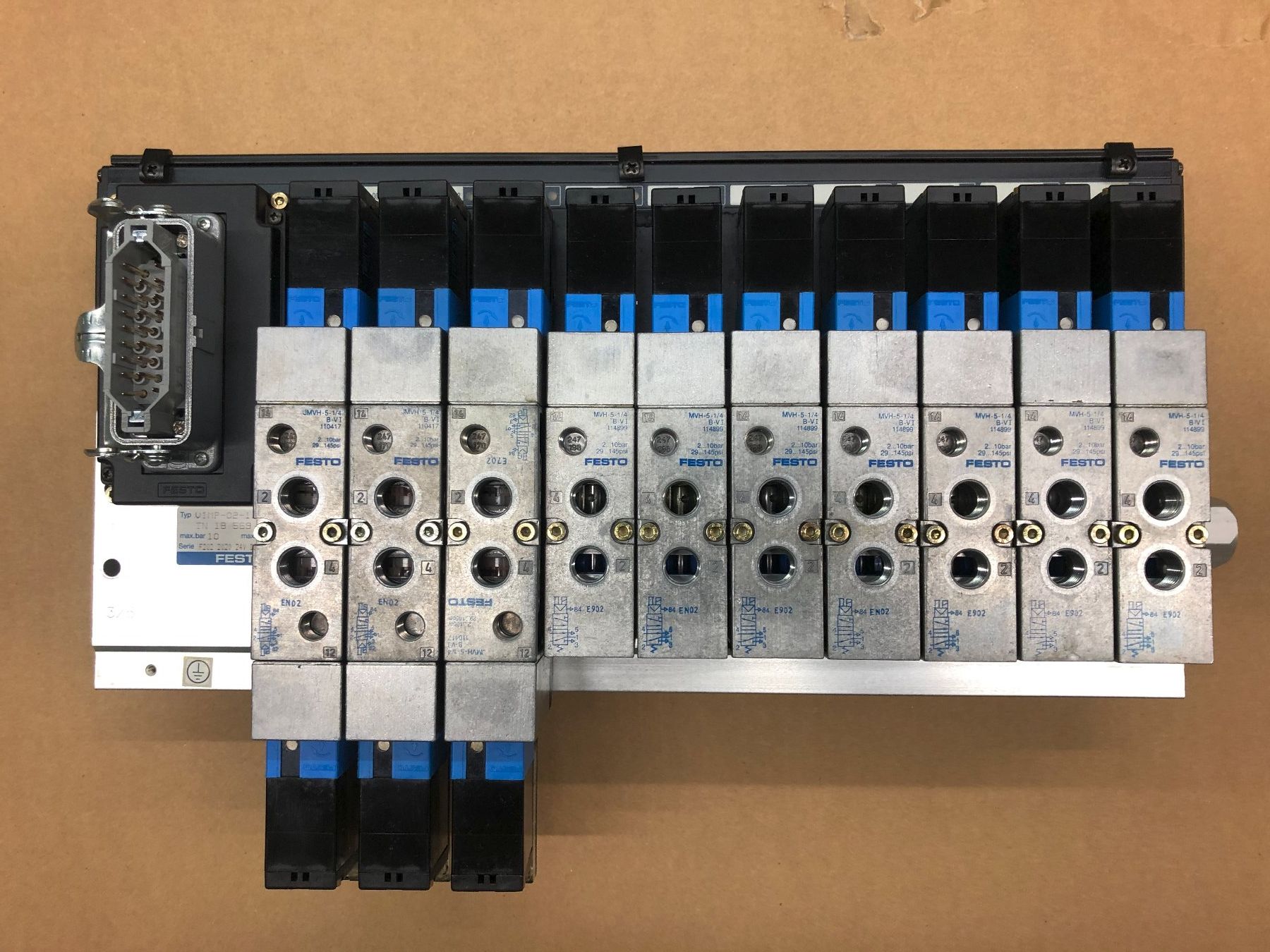 Festo Altro per industria metallurgica: Ventilinsel 1/2'' Festo – Usato da Fehraltorf venduto da pean86