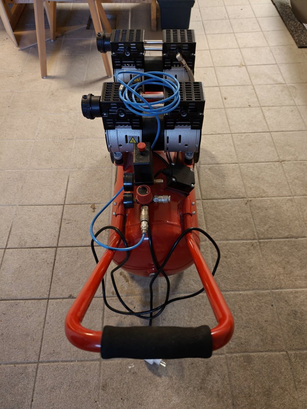 Einhell Kompressoren: Compresseur Einhell TE-AC 50 Silent comme neuf – Gebraucht aus Thônex von Ammonite 2