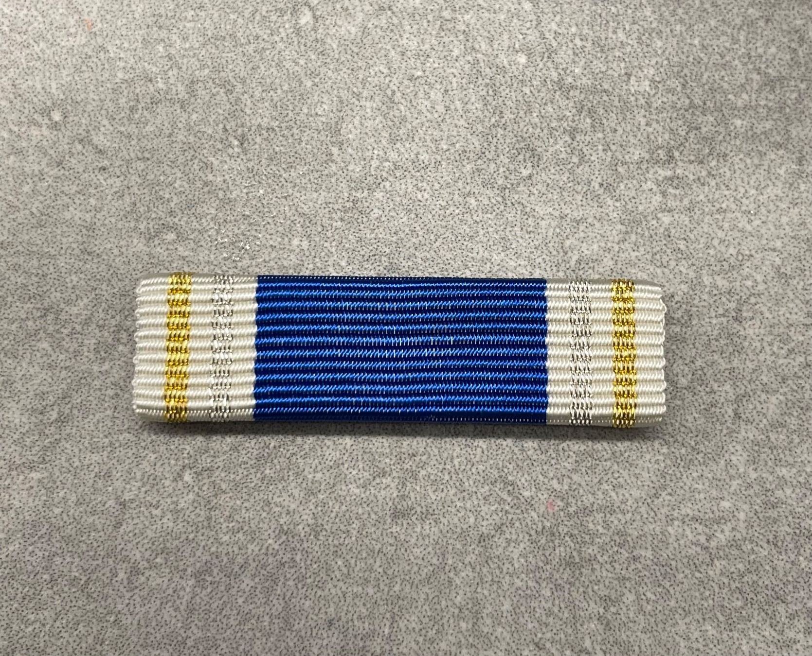 Plaketten & Abzeichen: Nato meritorious service Ribbon – Neu (gemäss Beschreibung) aus Basel von OrdenMax 2