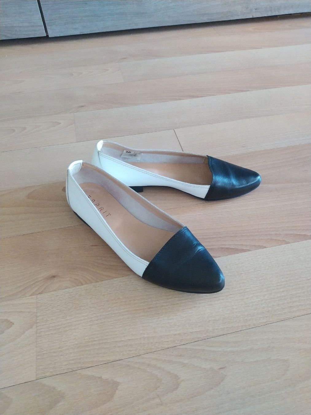 Esprit Scarpe da donna: Esprit Ballerina Gr. 36 neuwertig – Nuovo (secondo la descrizione) da Birsfelden venduto da alexa2003 1