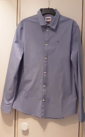 Chemise Tommy Hilfiger neuve,  M, 97%coton, bleu clair