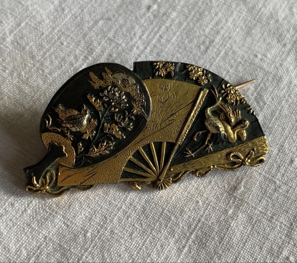 Spille & Fermagli: Broche Japonais Éventail Doré – Usato da Fiez venduto da Kirafinds