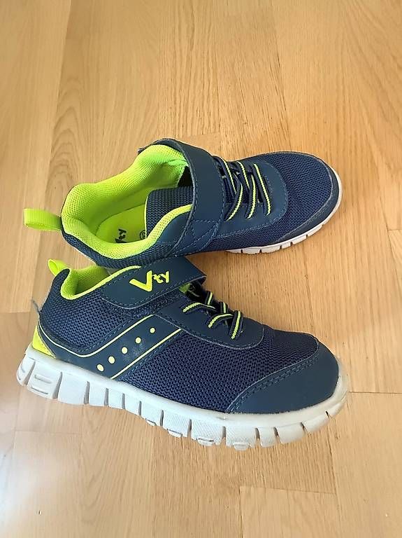 Schuhe für Jungen: Vty Sneaker Jungenschuhe – Gebraucht aus Hinwil von mar_7dnn