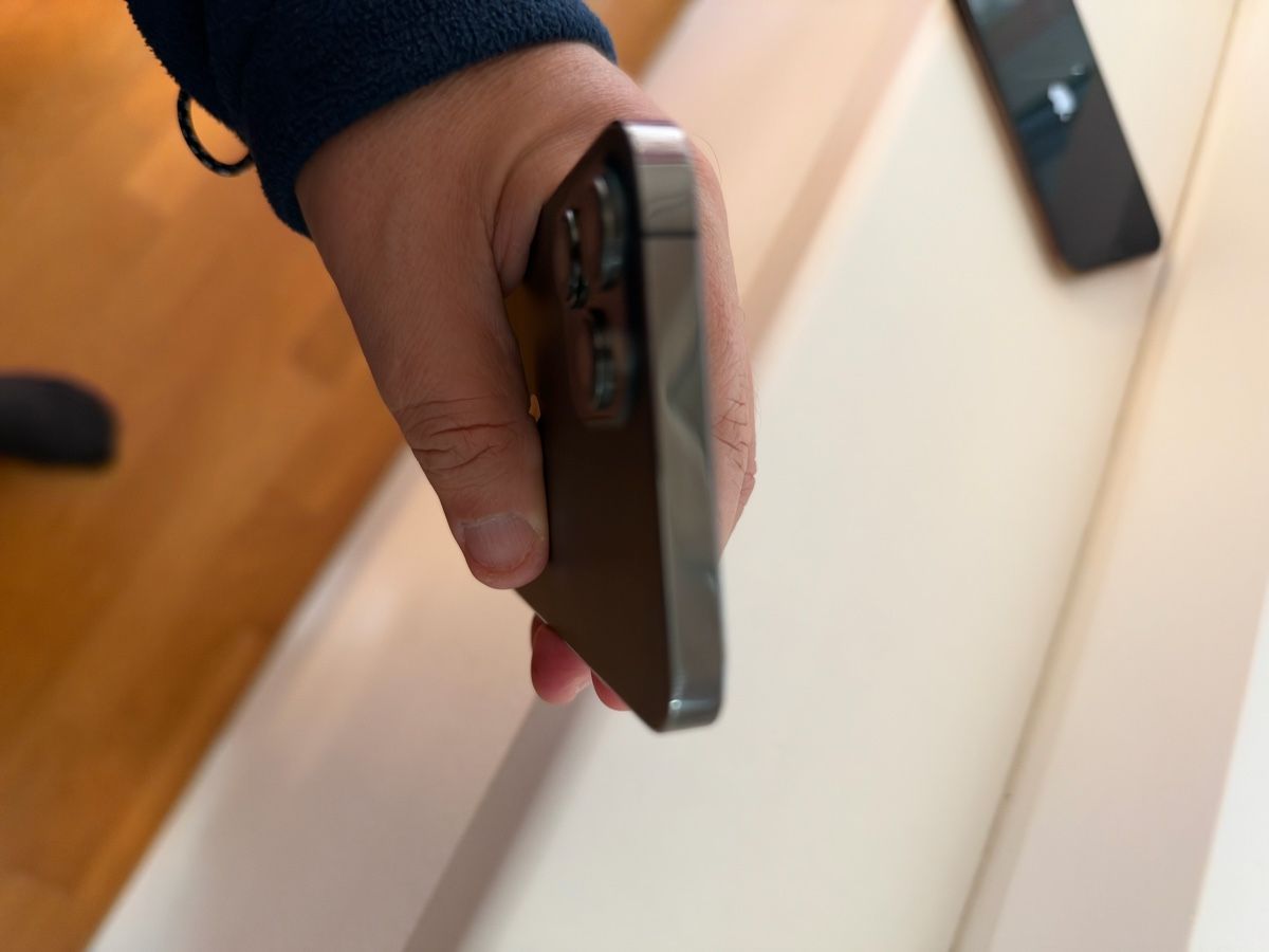 Apple Portables: Iphone 12 pro Max – D'occasion à Zürich par Comtrade 5