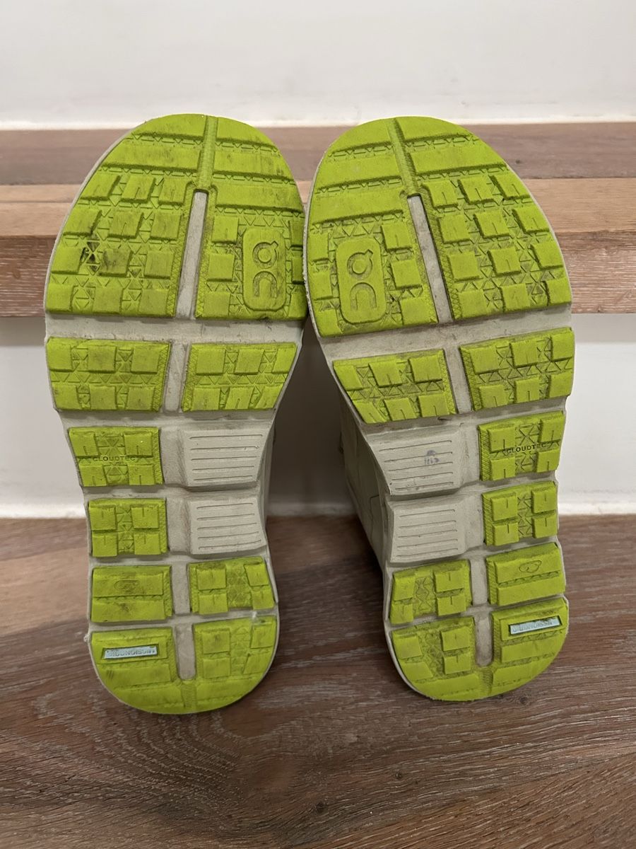 On Scarpe per ragazzi: Cloudhero Mid Waterproof Kinder Wanderschuh Gr.35 – Usato da Adligenswil venduto da sta_rsm8 2