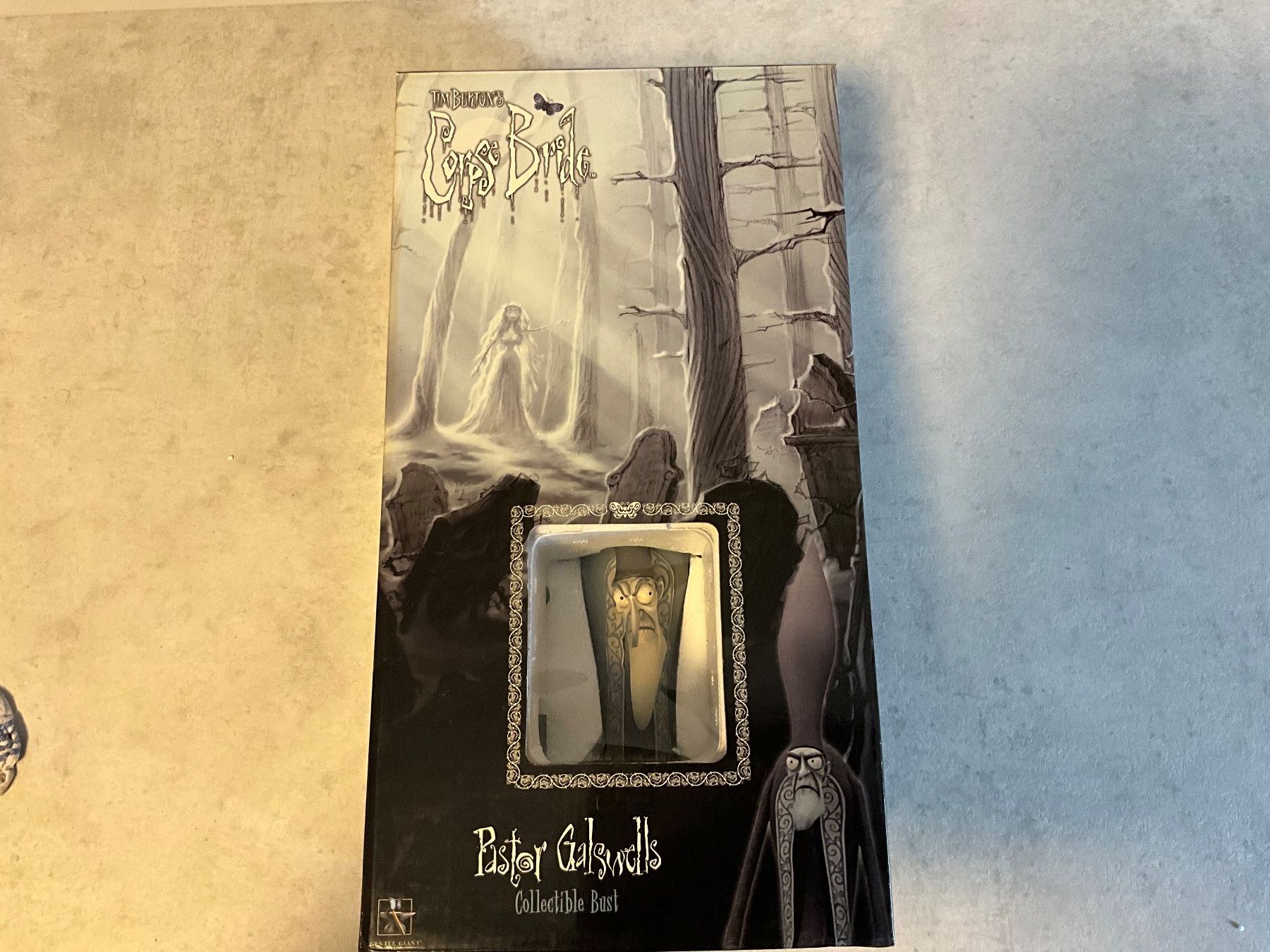 Gentle Giant Figuren: Corpse Bride Pastor Galswells Statue 31 cm – Gebraucht aus Agriswil von Ueli03 1
