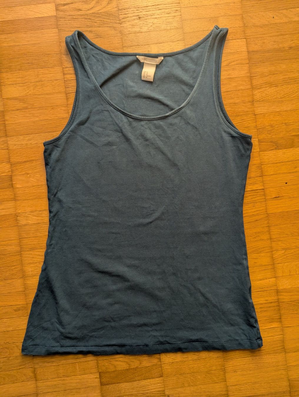 Tops: Gut erhaltenes, blaues H&M Basic Top, Grösse M, Sommer – Gebraucht aus JONA von gin_yl55