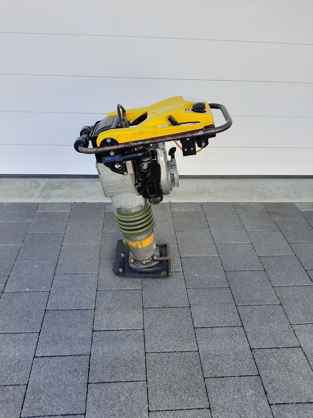 Wacker Neuson Tutte le macchine: Grabenstampfer Rammer Wacker Neuson – Usato da Rain venduto da Kleinmoto