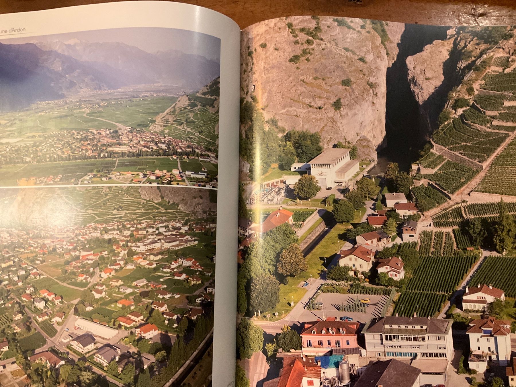 Livres: Communes valaisannes vues d'oiseau! – D'occasion à Avenches par Lactobacille 6