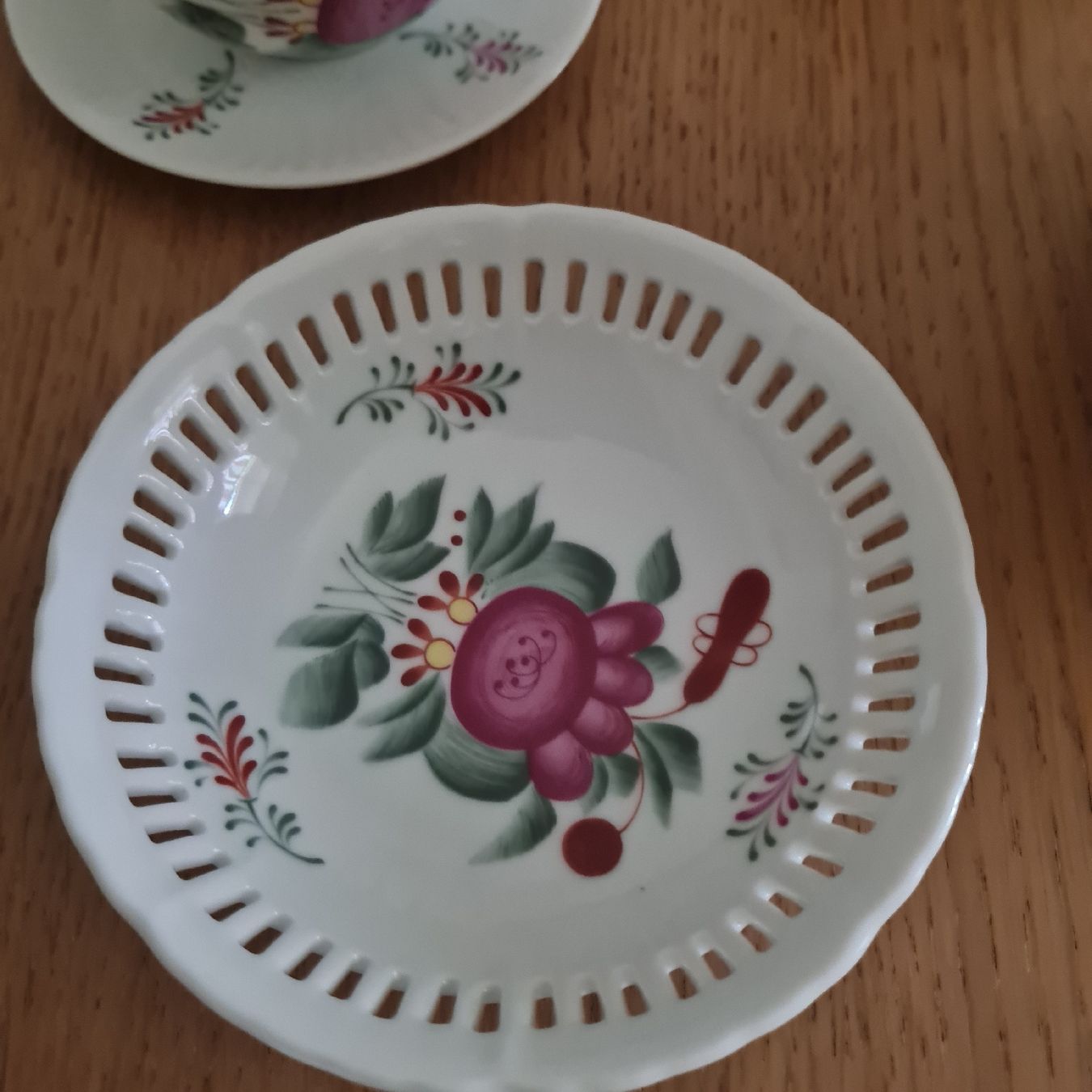 Set di piatti: Teeservice Ostfriesland  – Usato da Basel venduto da Piscosour01 8
