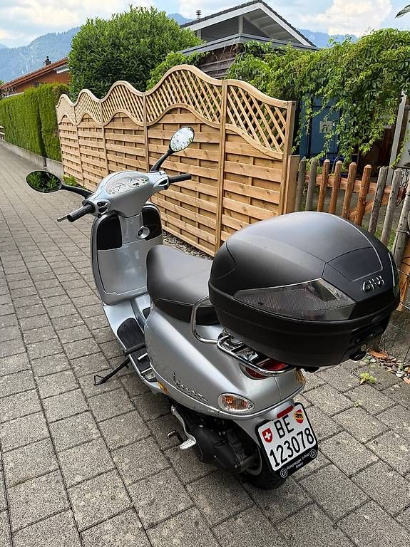 Piaggio Autres: PIAGGIO Vespa 125 ET4 Topzustand – D'occasion à Wilderswil par Vanessa_44 1